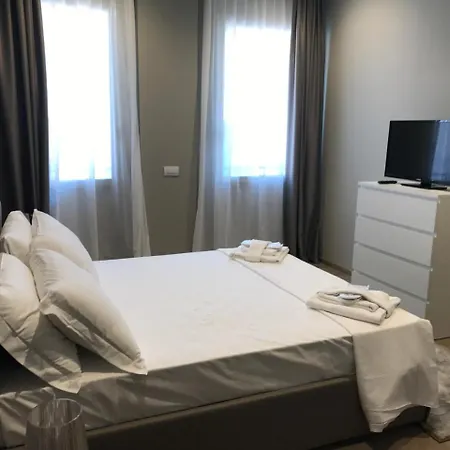 Good Idea! Palace By H-fast Apartman