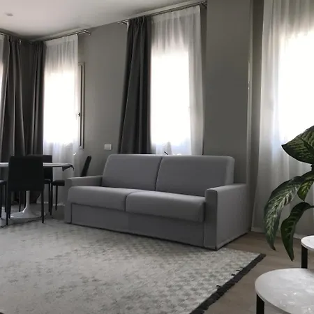 Good Idea! Palace By H-fast Apartman Treviso